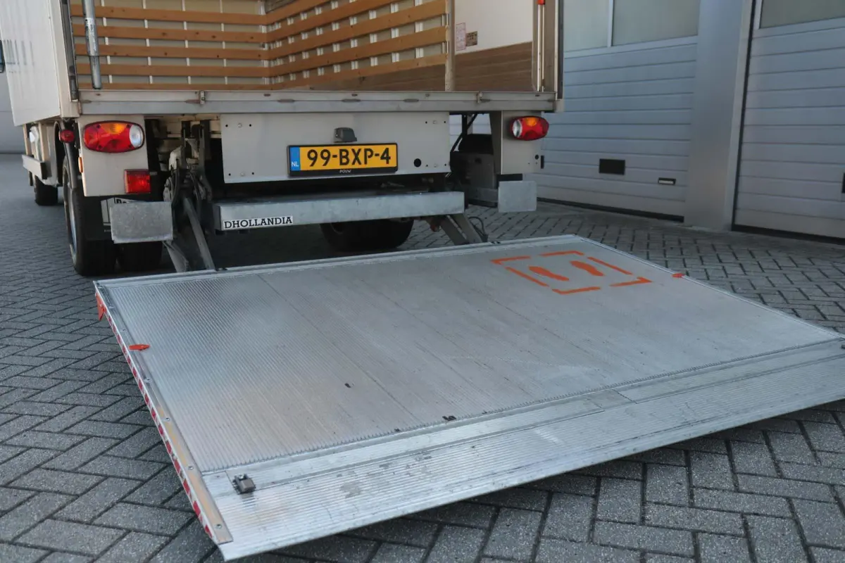 50 2.0 177pk Automaat Lang DL | Karhof | DHollandia Laadklep 1000KG |  Voertuigcategorie N2 | App Connect | Cruise Control | Achteruitrijcamera | Lane Assist