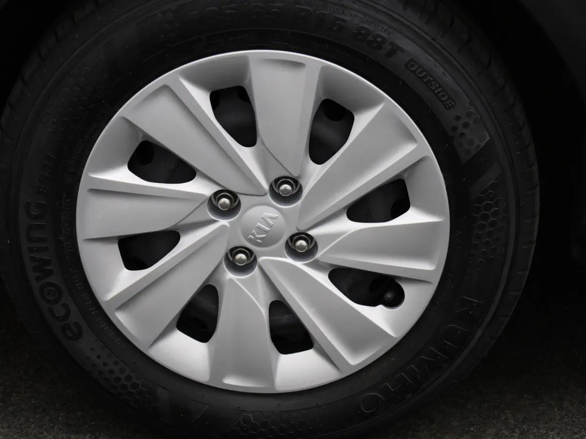 1.0 T-GDi MHEV ComfortLine | AIRCO | LMV |