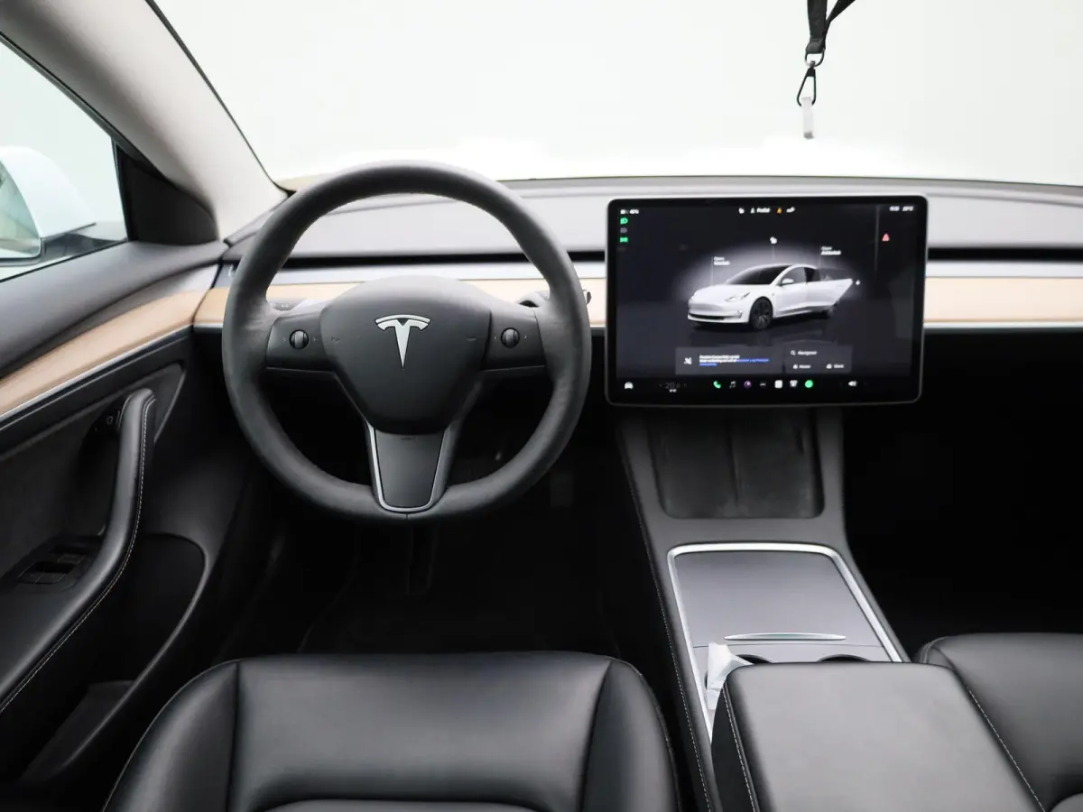 Long Range DUAL MOTOR AWD 75 kWh | ELEK.STOEL | STOEL-STUUR-VOORRUIT VERWARMING | LEDER | CAMERA | APPLE CARPLAY / ANDROID AUTO | ELEK.KOFFERBAK |