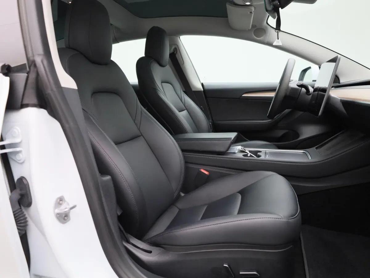 Long Range DUAL MOTOR AWD 75 kWh | ELEK.STOEL | STOEL-STUUR-VOORRUIT VERWARMING | LEDER | CAMERA | APPLE CARPLAY / ANDROID AUTO | ELEK.KOFFERBAK |