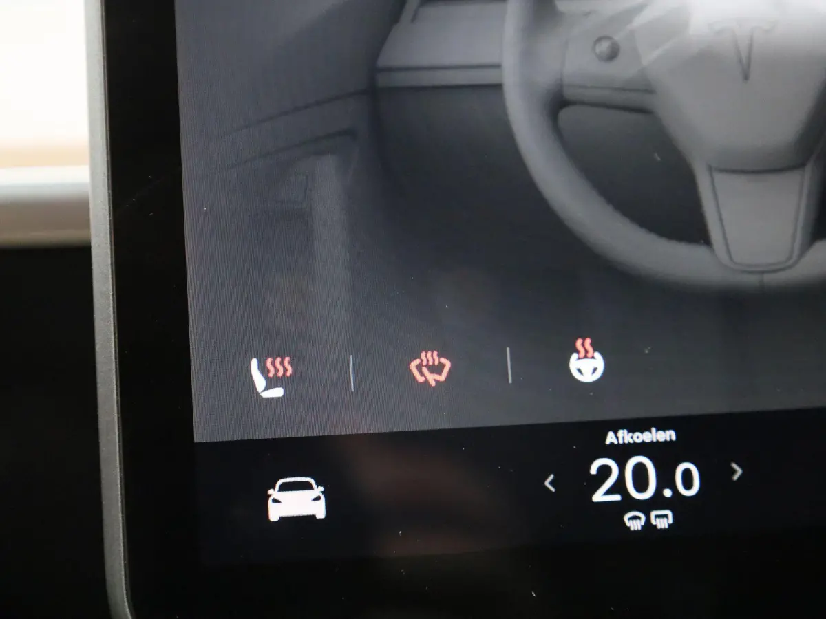 Long Range DUAL MOTOR AWD 75 kWh | ELEK.STOEL | STOEL-STUUR-VOORRUIT VERWARMING | LEDER | CAMERA | APPLE CARPLAY / ANDROID AUTO | ELEK.KOFFERBAK |