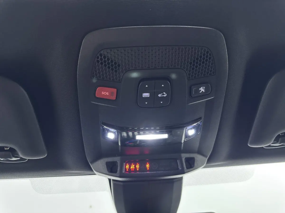 130 pk Automaat GT | Schuif/Kantel Dak | Carplay | Camera | Dodehoek Bewaking | Cruis Control Adaptieve | Voor Stoelen Verwarmd