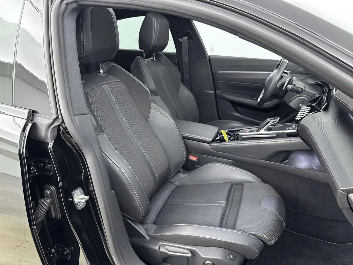 130 pk Automaat GT | Schuif/Kantel Dak | Carplay | Camera | Dodehoek Bewaking | Cruis Control Adaptieve | Voor Stoelen Verwarmd