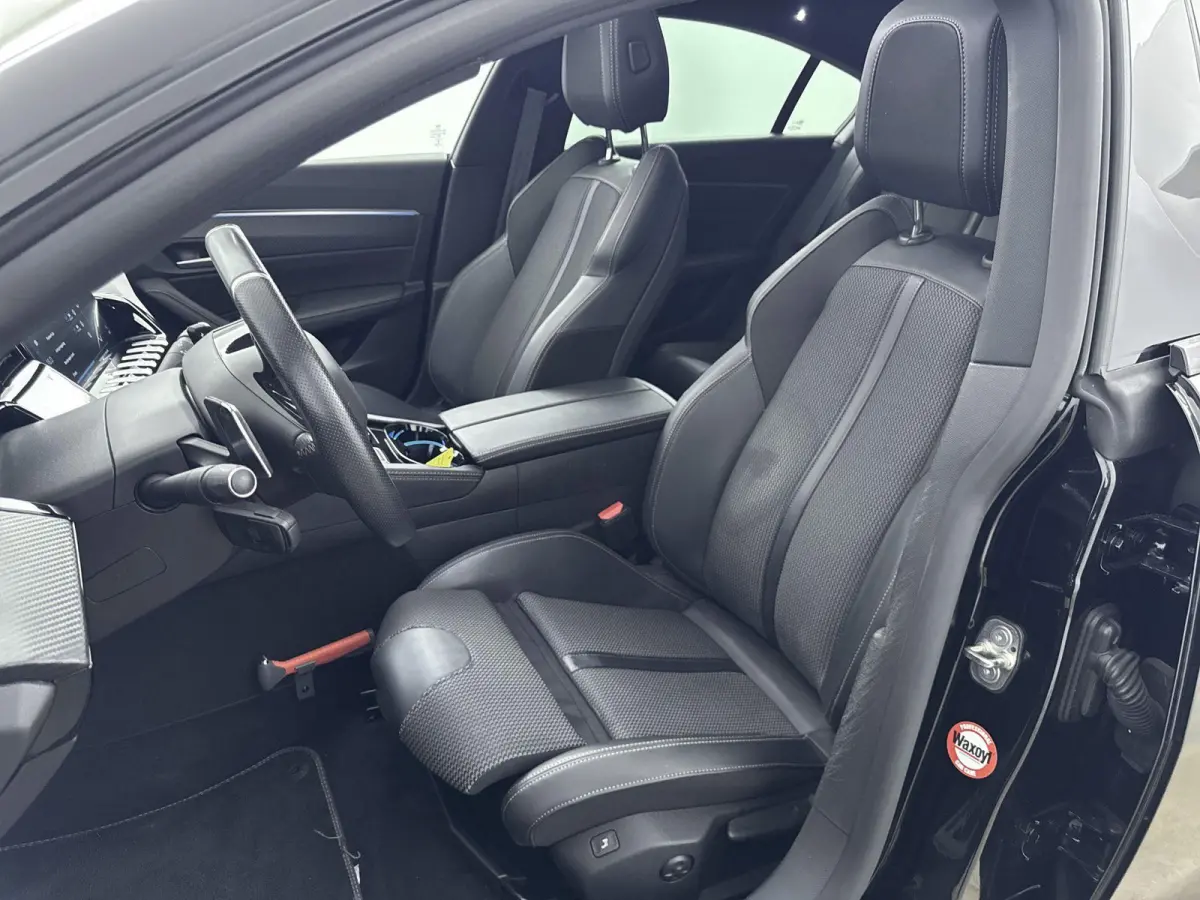 130 pk Automaat GT | Schuif/Kantel Dak | Carplay | Camera | Dodehoek Bewaking | Cruis Control Adaptieve | Voor Stoelen Verwarmd