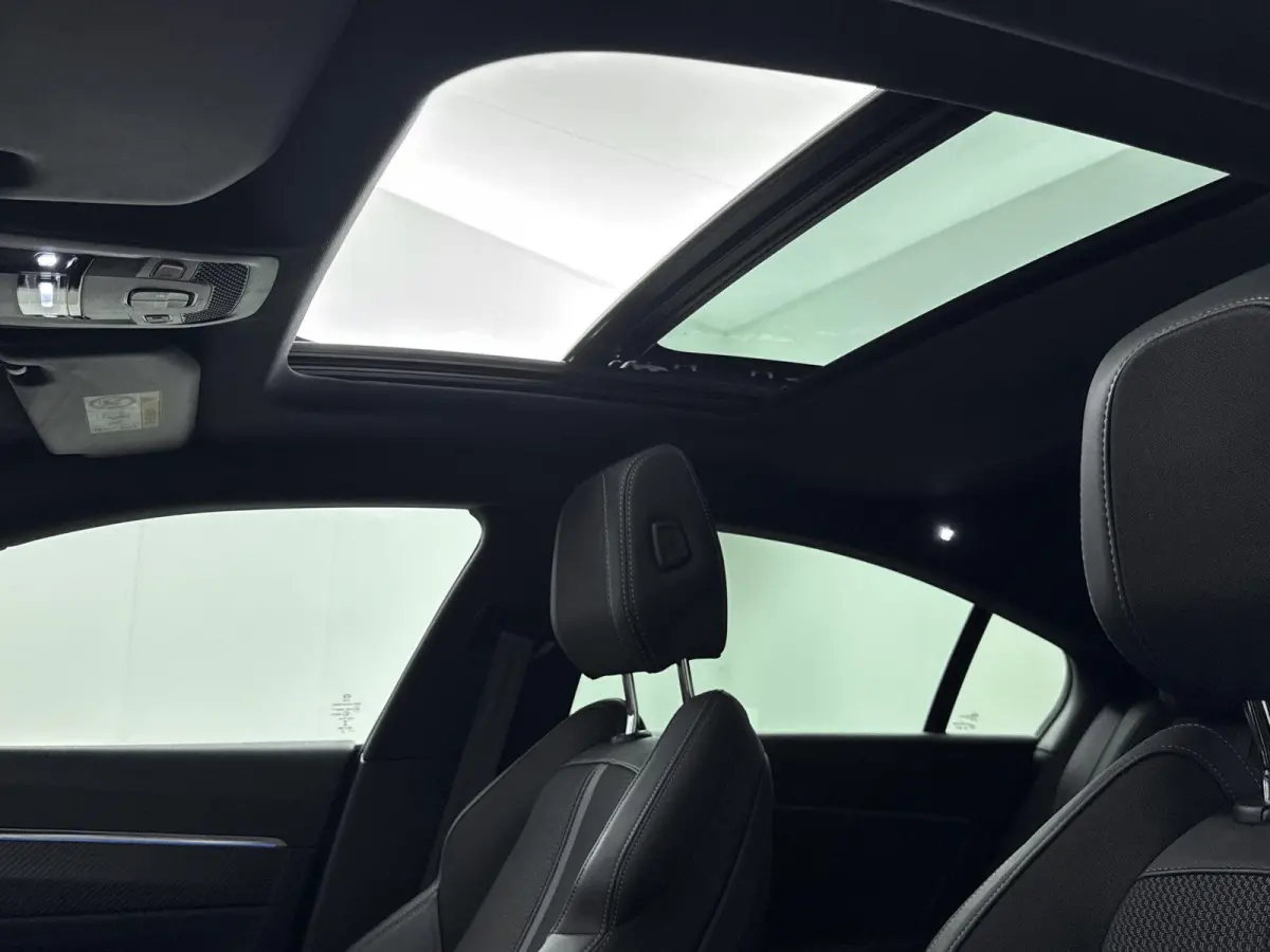 130 pk Automaat GT | Schuif/Kantel Dak | Carplay | Camera | Dodehoek Bewaking | Cruis Control Adaptieve | Voor Stoelen Verwarmd