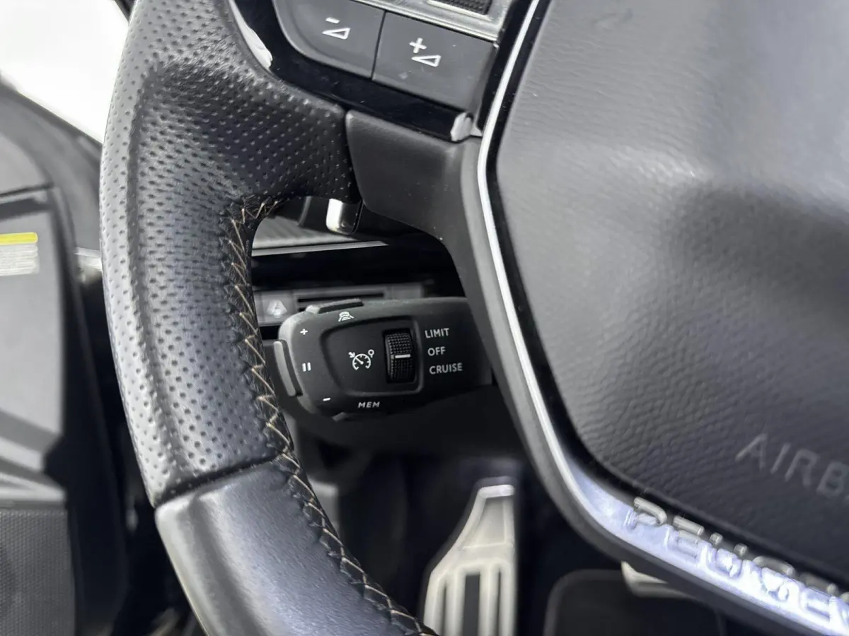 130 pk Automaat GT | Schuif/Kantel Dak | Carplay | Camera | Dodehoek Bewaking | Cruis Control Adaptieve | Voor Stoelen Verwarmd