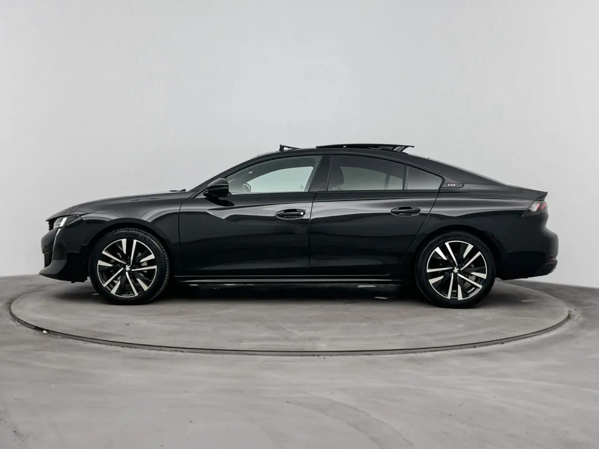 130 pk Automaat GT | Schuif/Kantel Dak | Carplay | Camera | Dodehoek Bewaking | Cruis Control Adaptieve | Voor Stoelen Verwarmd