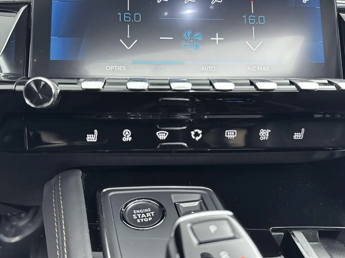 130 pk Automaat GT | Schuif/Kantel Dak | Carplay | Camera | Dodehoek Bewaking | Cruis Control Adaptieve | Voor Stoelen Verwarmd