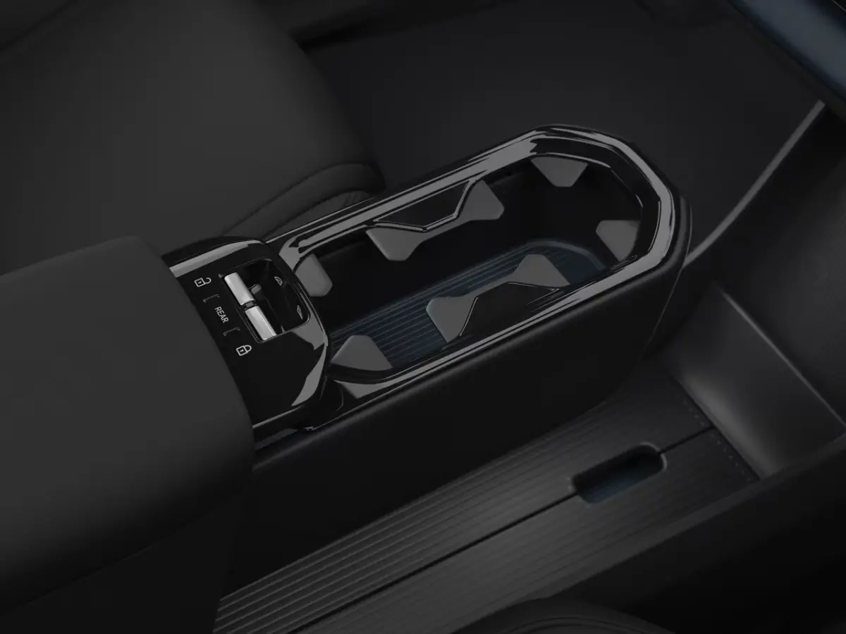 P5 Long Range Plus Black Edition Europa 69 kWh | Achteruitrijcamera | Alarmsysteem | Apple Carplay/Android Auto|telefoonintegratie premium