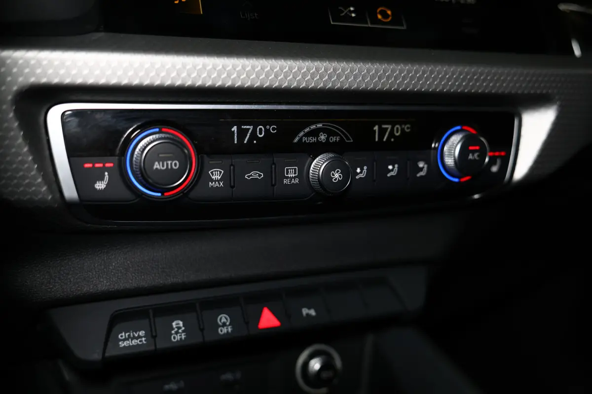 30 TFSI Advanced S LINE epic AUTOM AAT CARPLAY VIRTUAL CRUISE "19