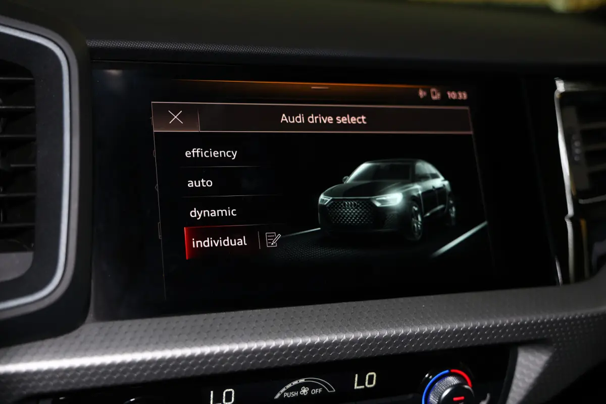 30 TFSI Advanced S LINE epic AUTOM AAT CARPLAY VIRTUAL CRUISE "19