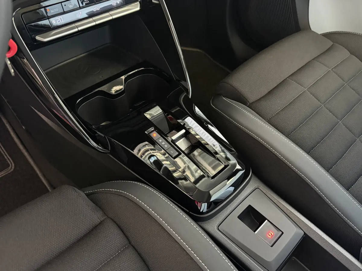 Hybrid 145pk e-DCS6 MAX | Nieuwste model | Navi | Camera | CarPlay/Android Auto | Fabrieksgarantie ✅