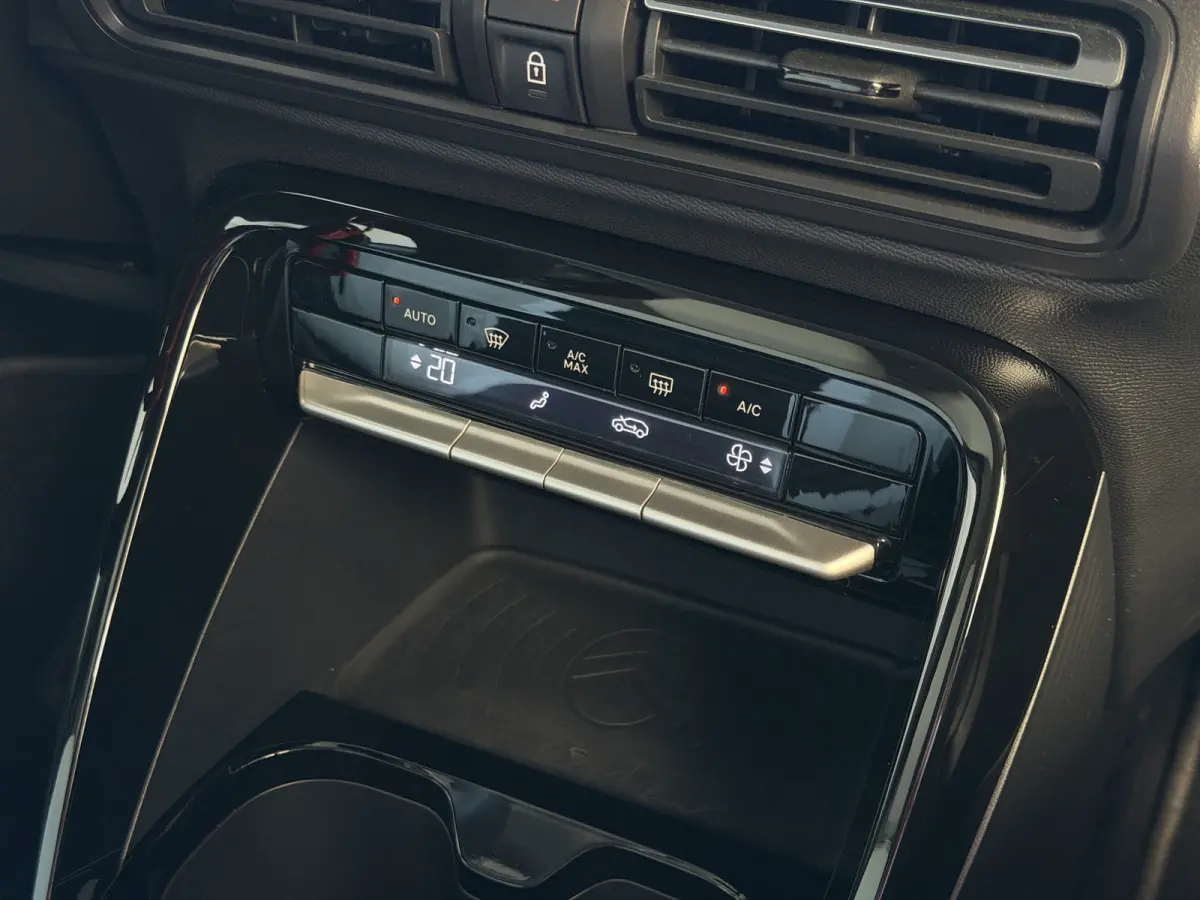 Hybrid 145pk e-DCS6 MAX | Nieuwste model | Navi | Camera | CarPlay/Android Auto | Fabrieksgarantie ✅