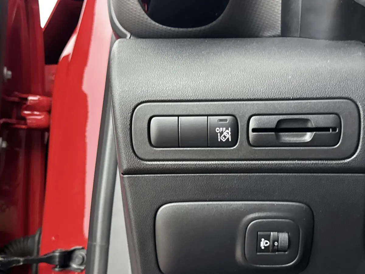 1.2 PureTech S&S Feel | Trekhaak | Navigatie| Parkeersensoren | Cruise Controle | Apple Carplay |