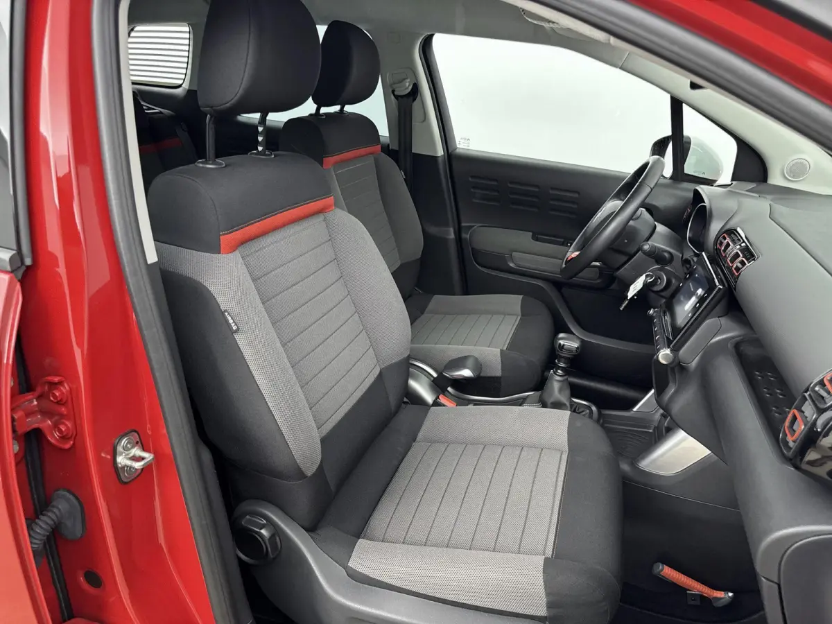 1.2 PureTech S&S Feel | Trekhaak | Navigatie| Parkeersensoren | Cruise Controle | Apple Carplay |