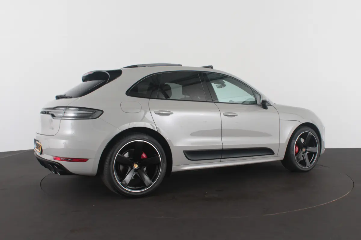 2.9 GTS > Pano.schuif/Sport-chrono/Luchtvering/21inch
