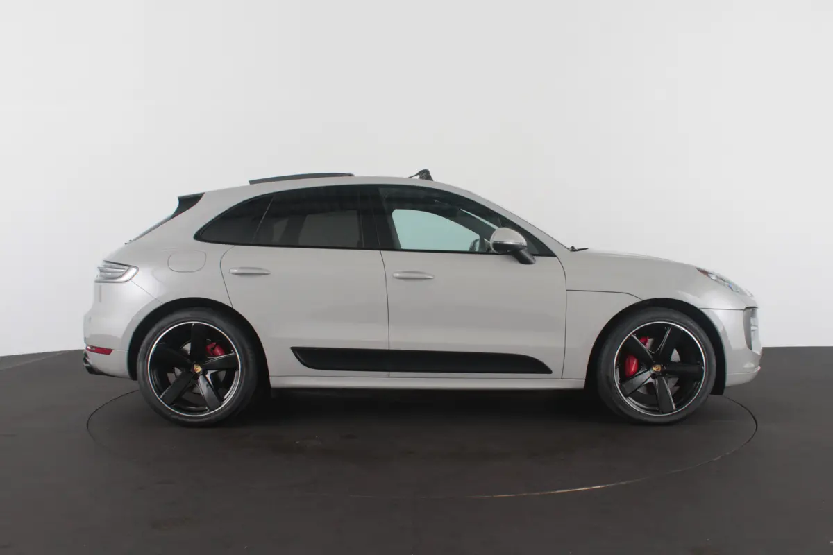 2.9 GTS > Pano.schuif/Sport-chrono/Luchtvering/21inch