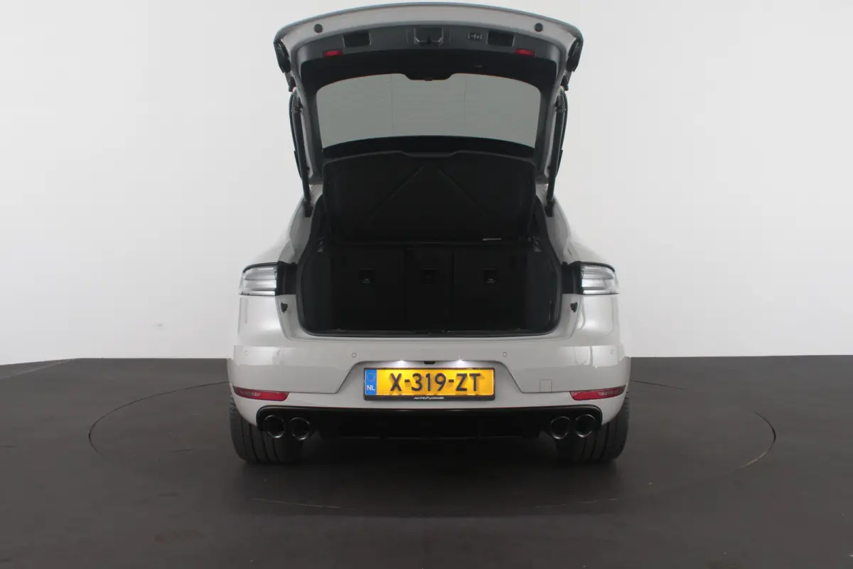 2.9 GTS > Pano.schuif/Sport-chrono/Luchtvering/21inch