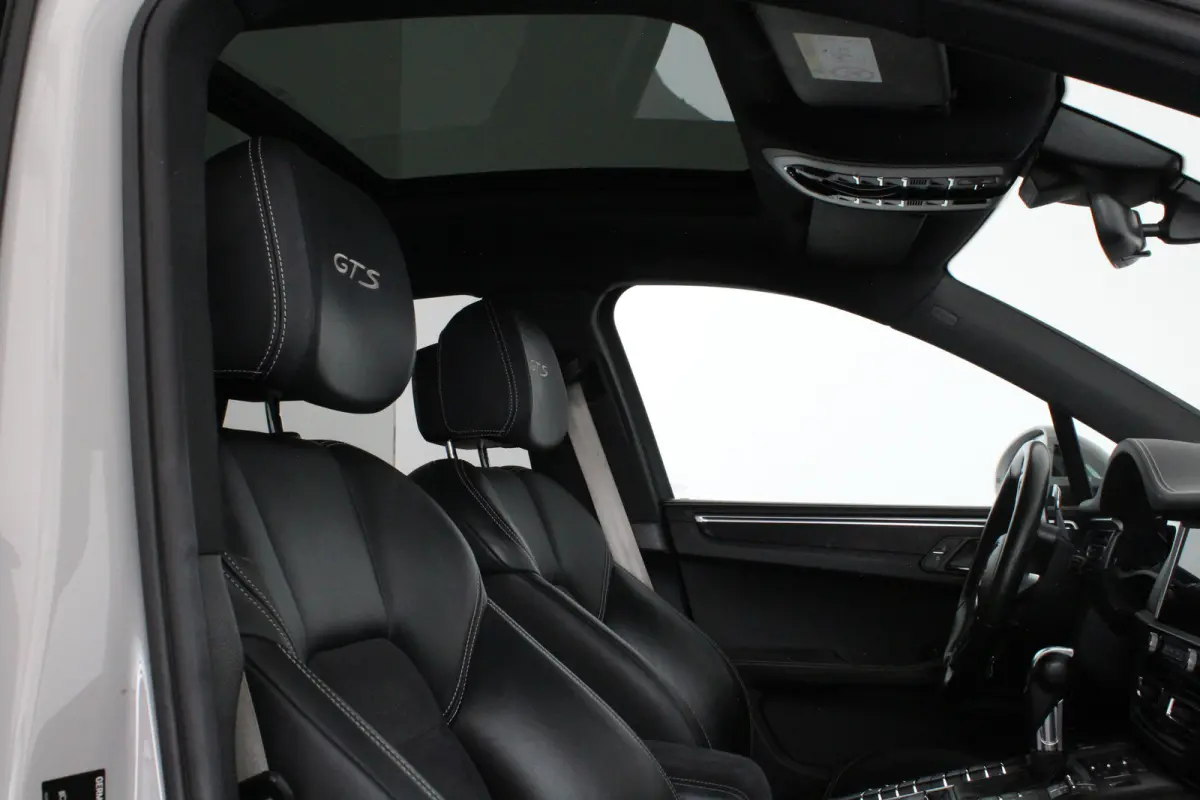 2.9 GTS > Pano.schuif/Sport-chrono/Luchtvering/21inch