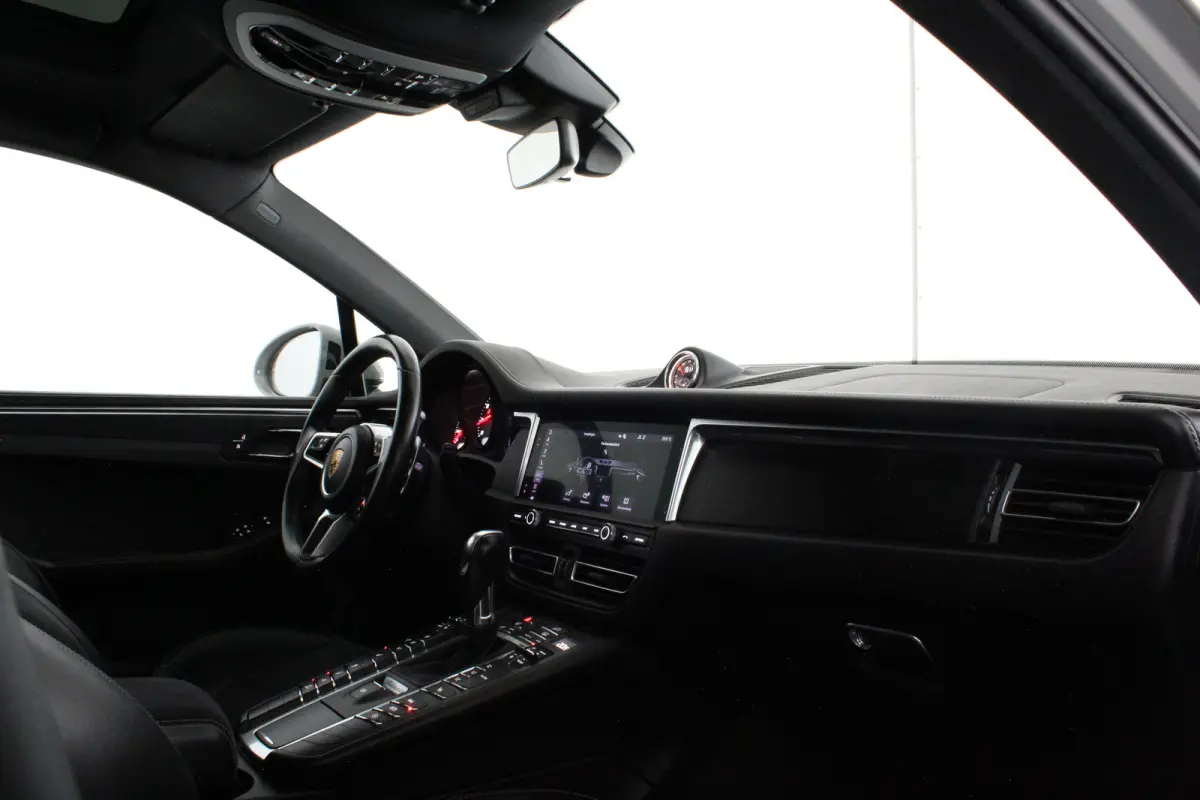 2.9 GTS > Pano.schuif/Sport-chrono/Luchtvering/21inch