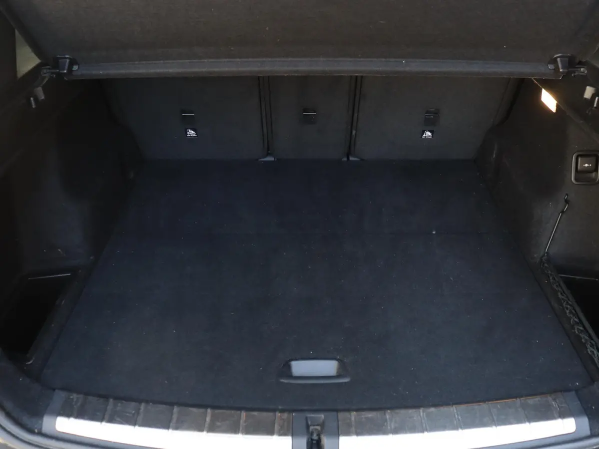 sDrive18i | High Executive | M Sportpakket | Head-Up | Trekhaak | Hi-Fi | Apple Carplay Voorbereiding | Parking Pack | Elektr. Achterklep | 18'' LMV