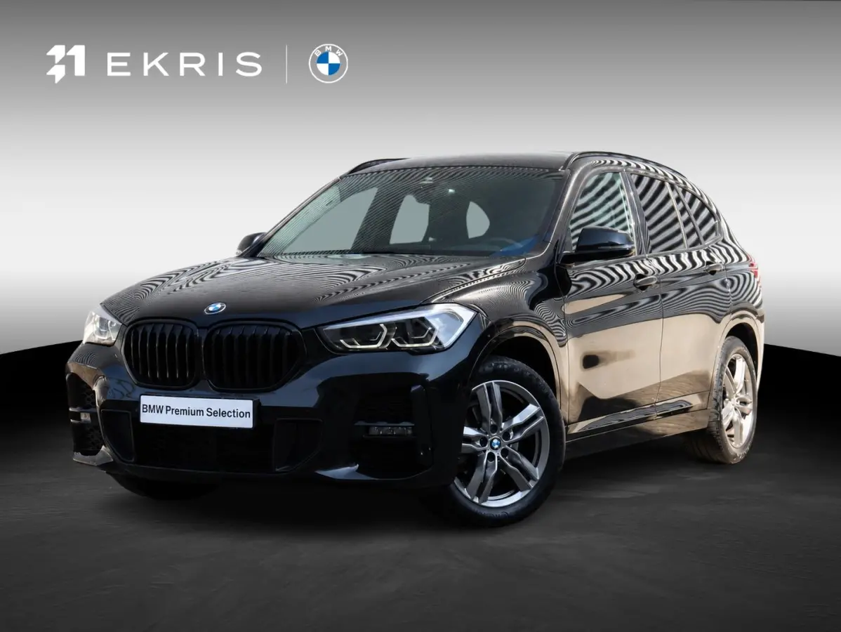 sDrive18i | High Executive | M Sportpakket | Head-Up | Trekhaak | Hi-Fi | Apple Carplay Voorbereiding | Parking Pack | Elektr. Achterklep | 18'' LMV