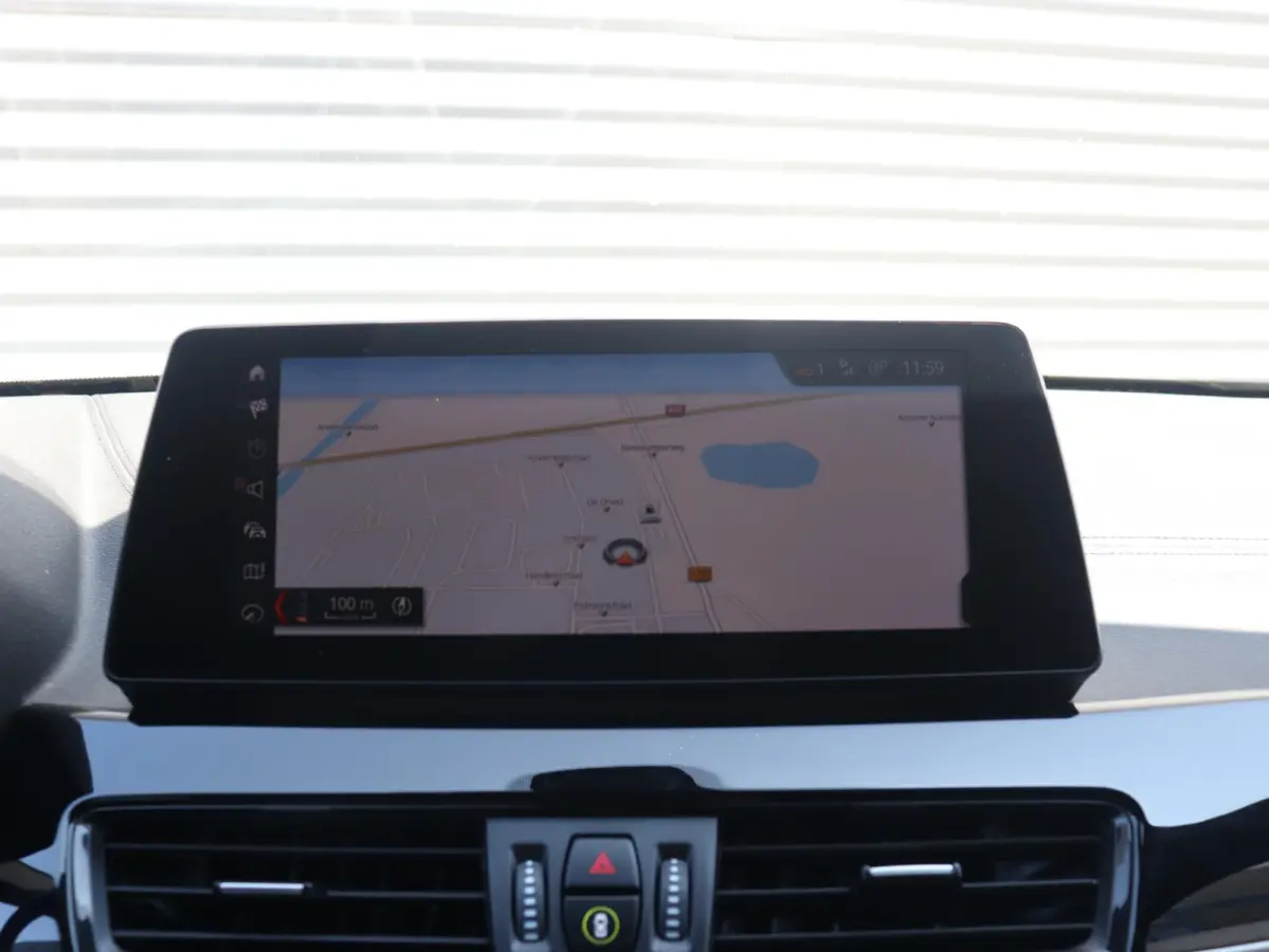 sDrive18i | High Executive | M Sportpakket | Head-Up | Trekhaak | Hi-Fi | Apple Carplay Voorbereiding | Parking Pack | Elektr. Achterklep | 18'' LMV