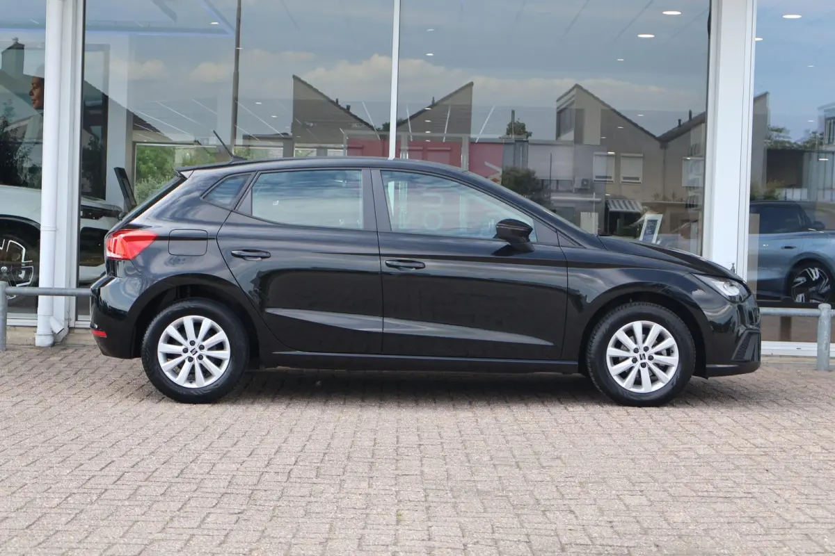 1.0 EcoTSI 95pk Style | Climate Control | DAB Radio | Apple Carplay | PDC
