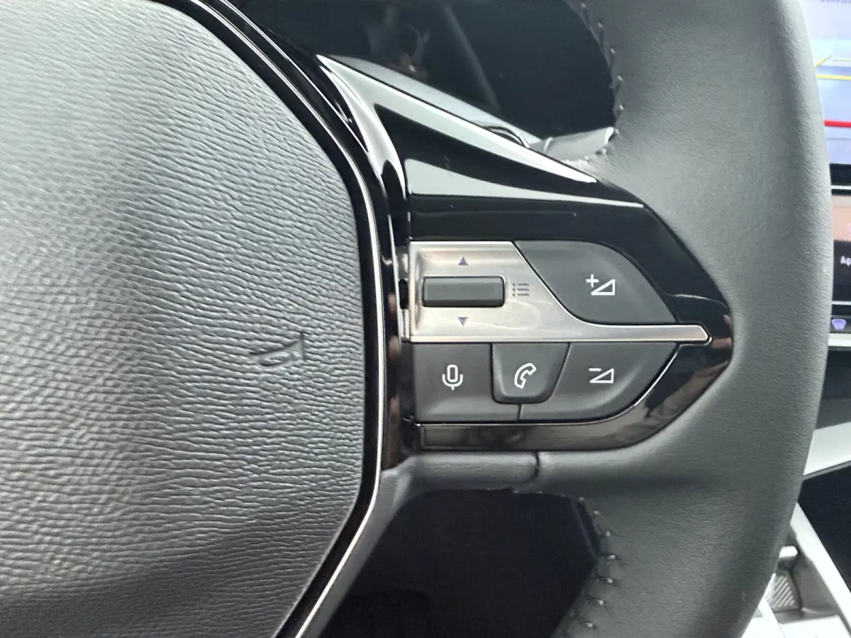 | Demo Deal | 1.2 Hybrid 145 e-DCS6 Allure | Cruise control adaptief met Stop&Go | Full-LED koplampen | Lichtmetalen velgen 17"