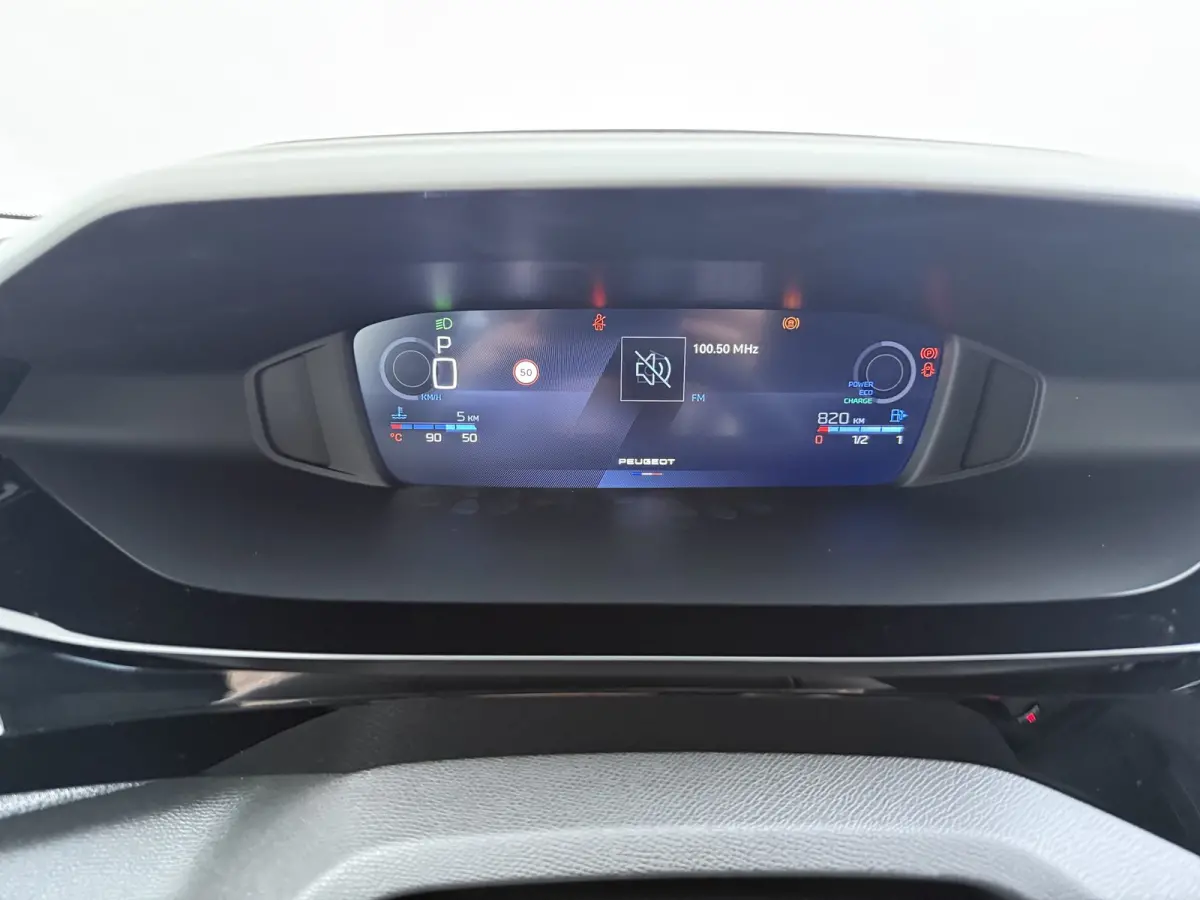 | Demo Deal | 1.2 Hybrid 145 e-DCS6 Allure | Cruise control adaptief met Stop&Go | Full-LED koplampen | Lichtmetalen velgen 17"