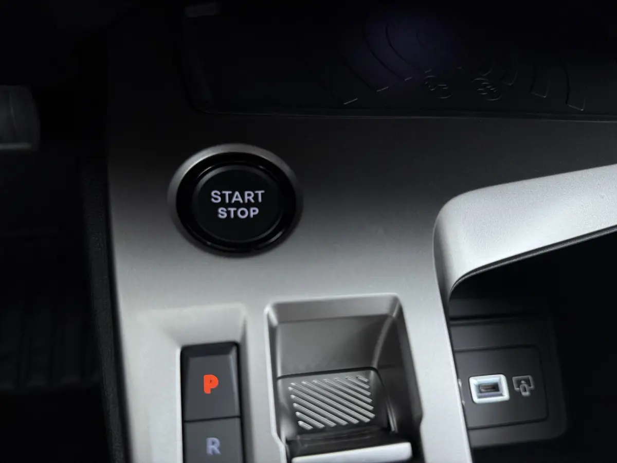 | Demo Deal | 1.2 Hybrid 145 e-DCS6 Allure | Cruise control adaptief met Stop&Go | Full-LED koplampen | Lichtmetalen velgen 17"