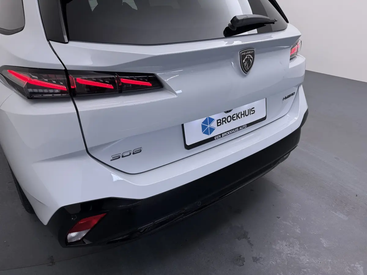 | Demo Deal | 1.2 Hybrid 145 e-DCS6 Allure | Cruise control adaptief met Stop&Go | Full-LED koplampen | Lichtmetalen velgen 17"