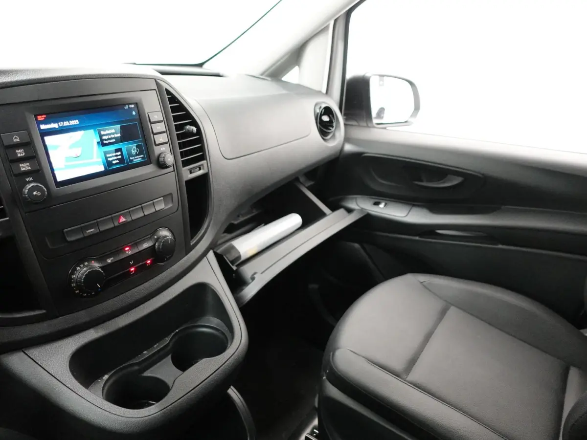Lang 66 kWh Automaat Airco Cruise Leder Camera Navigatie