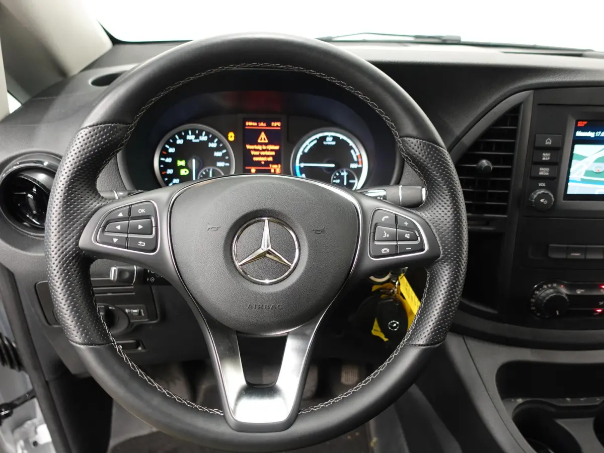 Lang 66 kWh Automaat Airco Cruise Leder Camera Navigatie