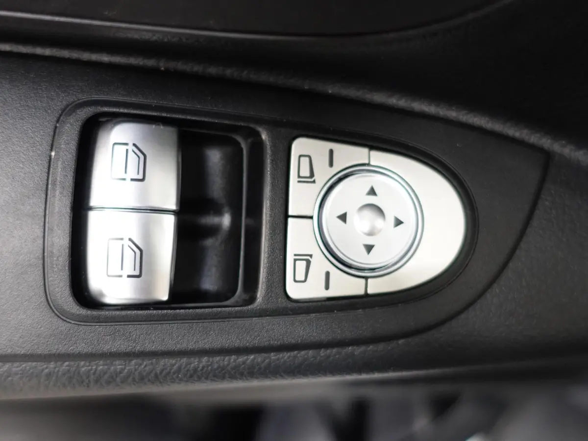 Lang 66 kWh Automaat Airco Cruise Leder Camera Navigatie