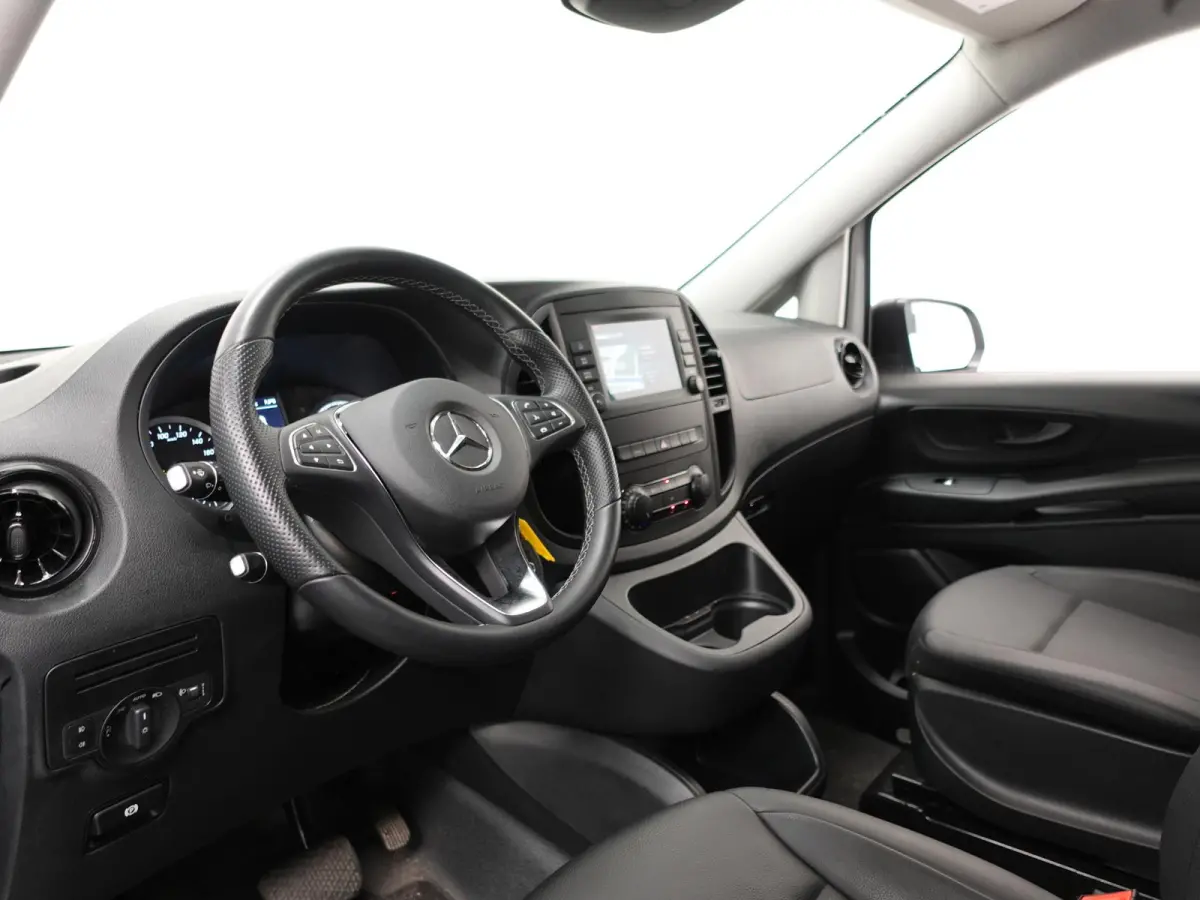 Lang 66 kWh Automaat Airco Cruise Leder Camera Navigatie