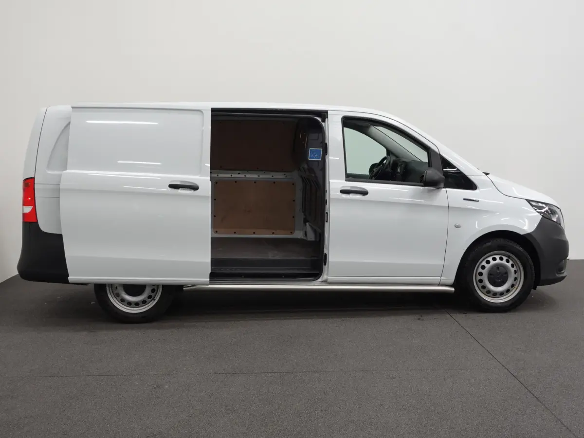 Lang 66 kWh Automaat Airco Cruise Leder Camera Navigatie
