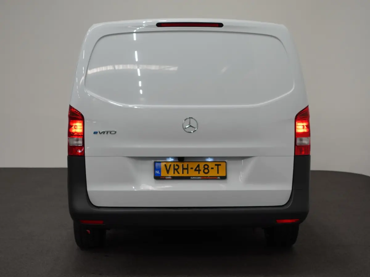 Lang 66 kWh Automaat Airco Cruise Leder Camera Navigatie
