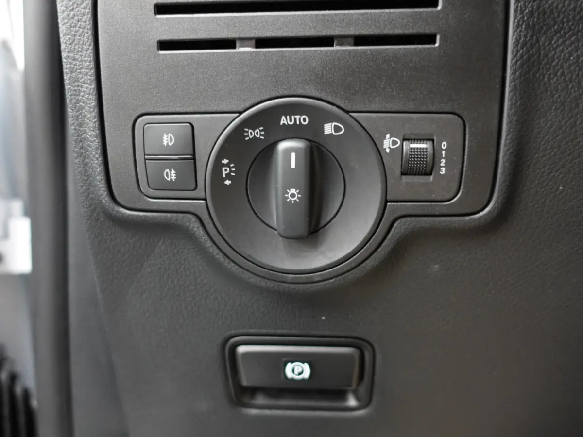 Lang 66 kWh Automaat Airco Cruise Leder Camera Navigatie