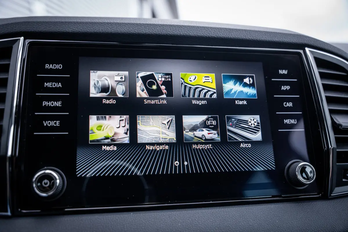 1.0 TSI Business Edition | Achteruitrijcamera | Apple Carplay/Android Auto|telefoonintegratie premium | Extra getint glas