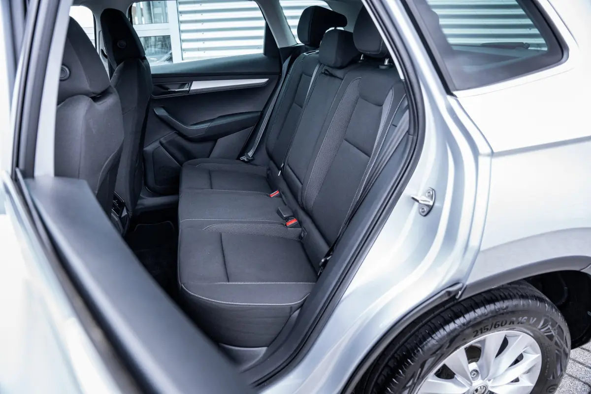 1.0 TSI Business Edition | Achteruitrijcamera | Apple Carplay/Android Auto|telefoonintegratie premium | Extra getint glas
