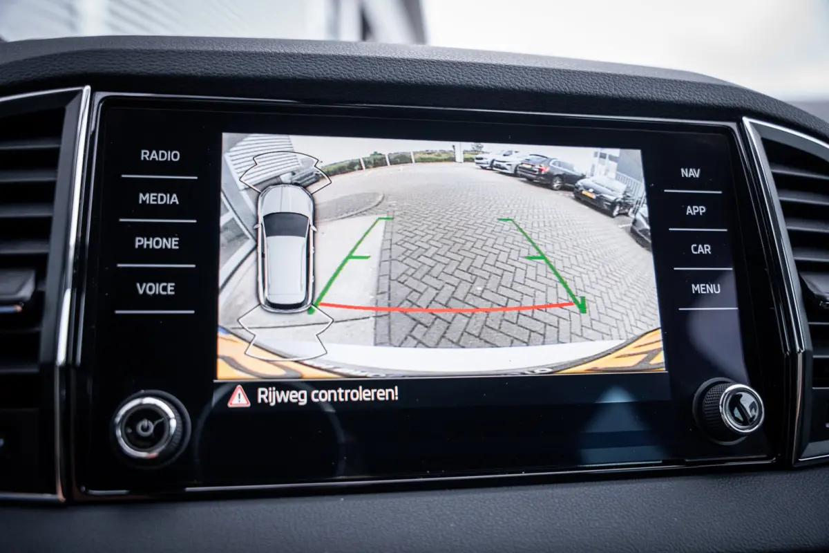 1.0 TSI Business Edition | Achteruitrijcamera | Apple Carplay/Android Auto|telefoonintegratie premium | Extra getint glas