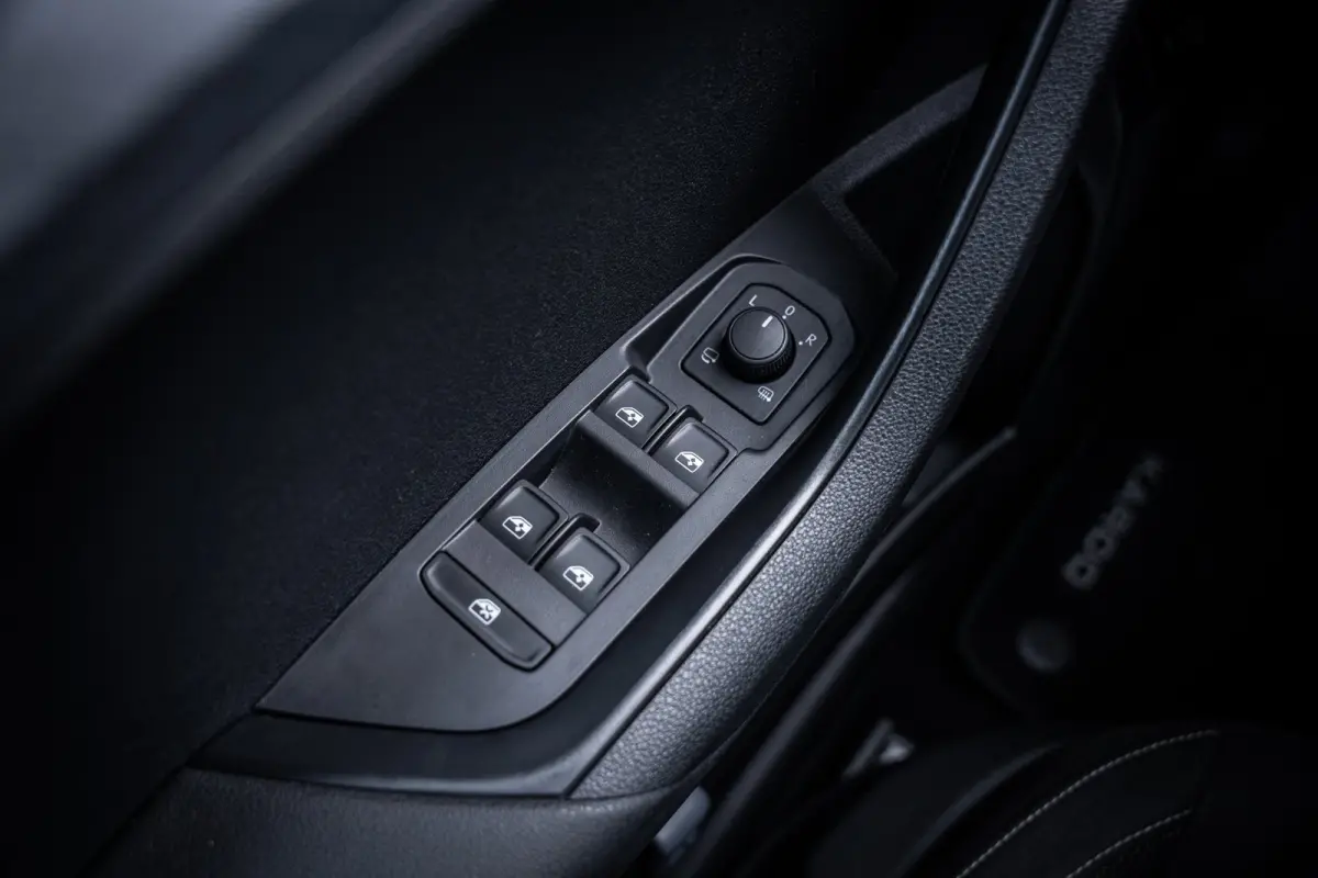 1.0 TSI Business Edition | Achteruitrijcamera | Apple Carplay/Android Auto|telefoonintegratie premium | Extra getint glas