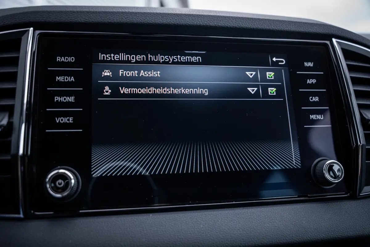 1.0 TSI Business Edition | Achteruitrijcamera | Apple Carplay/Android Auto|telefoonintegratie premium | Extra getint glas
