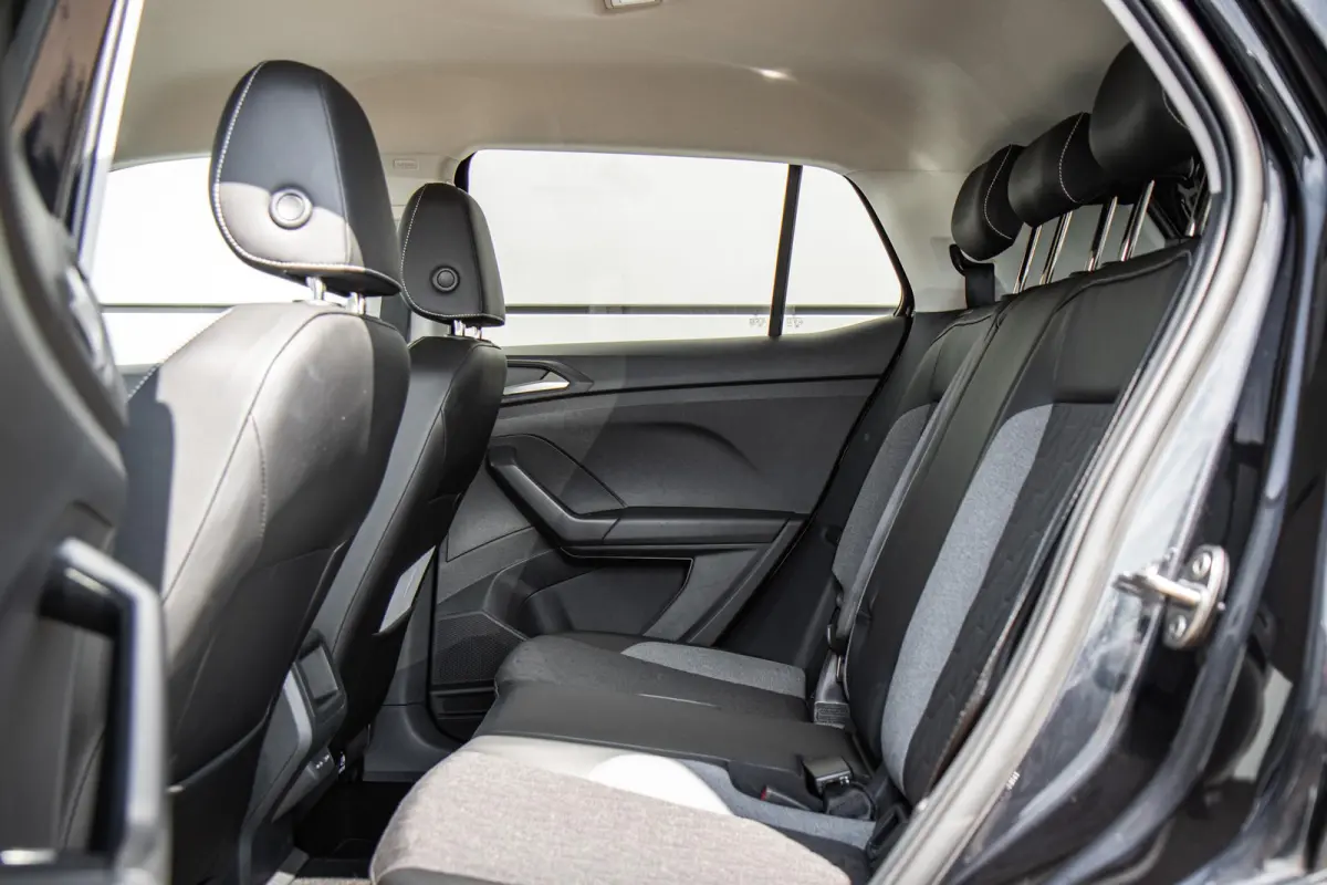 1.0 TSI 95pk Life Edition | Voorstoelen Verwarmd | Multimedia Pakket | 17" Velgen