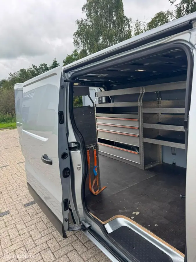 bestel 2.0 DCi 150 T30 L2H1 Advance automaat