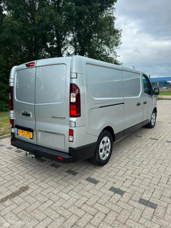 bestel 2.0 DCi 150 T30 L2H1 Advance automaat