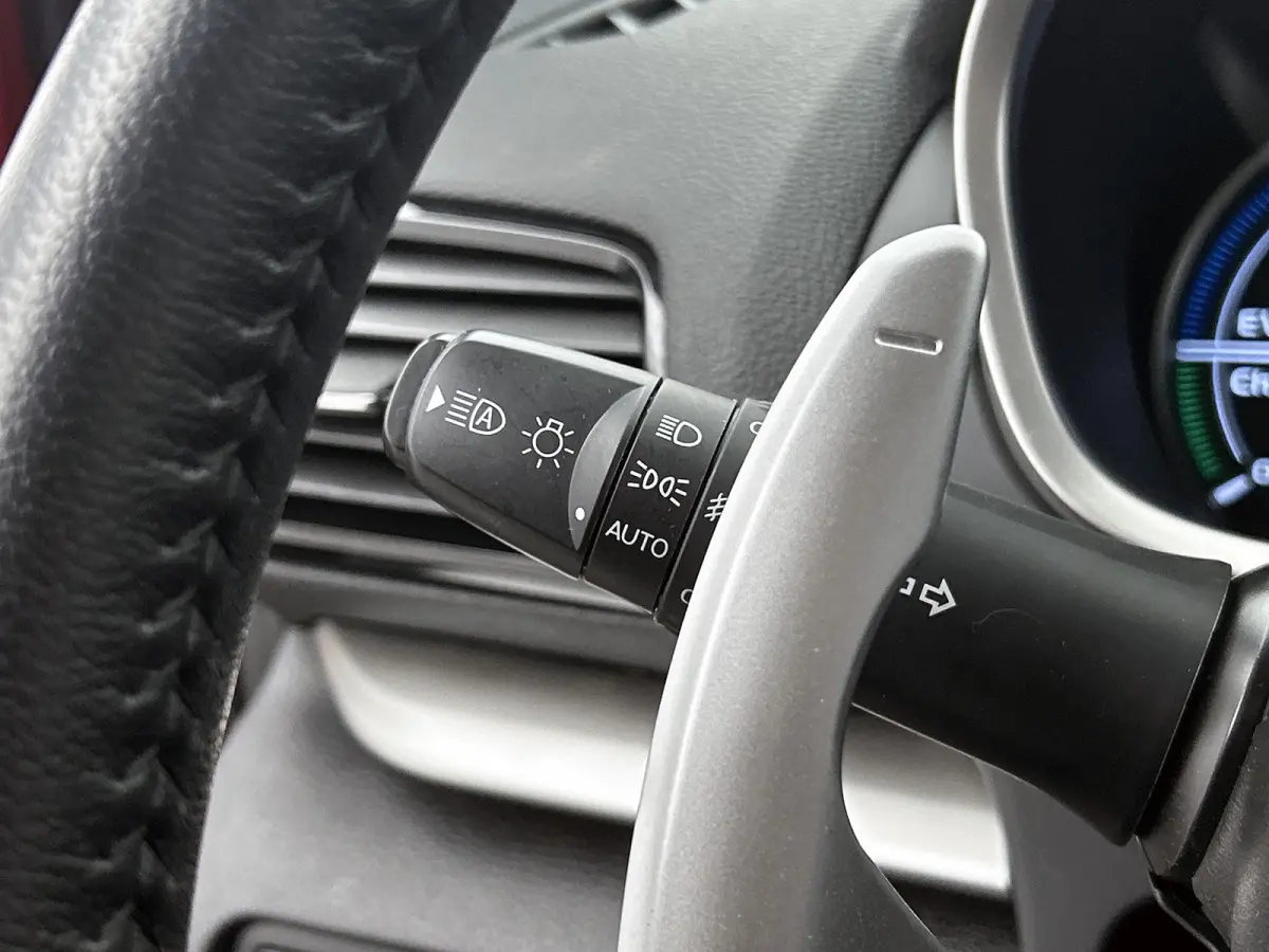 2.4 PHEV Intense+ Hybride / Navigatie / 1/2 Leder / Pdc. / Airco-ecc./ Radio multimedia / Apk nieuw
