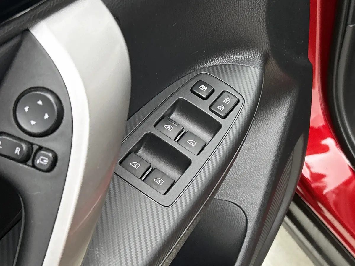 2.4 PHEV Intense+ Hybride / Navigatie / 1/2 Leder / Pdc. / Airco-ecc./ Radio multimedia / Apk nieuw