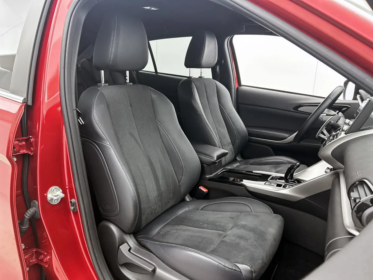 2.4 PHEV Intense+ Hybride / Navigatie / 1/2 Leder / Pdc. / Airco-ecc./ Radio multimedia / Apk nieuw